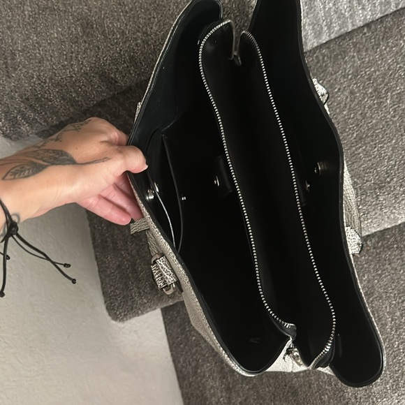 c8-lab super cute handbag 😍 - Picture 7 of 7